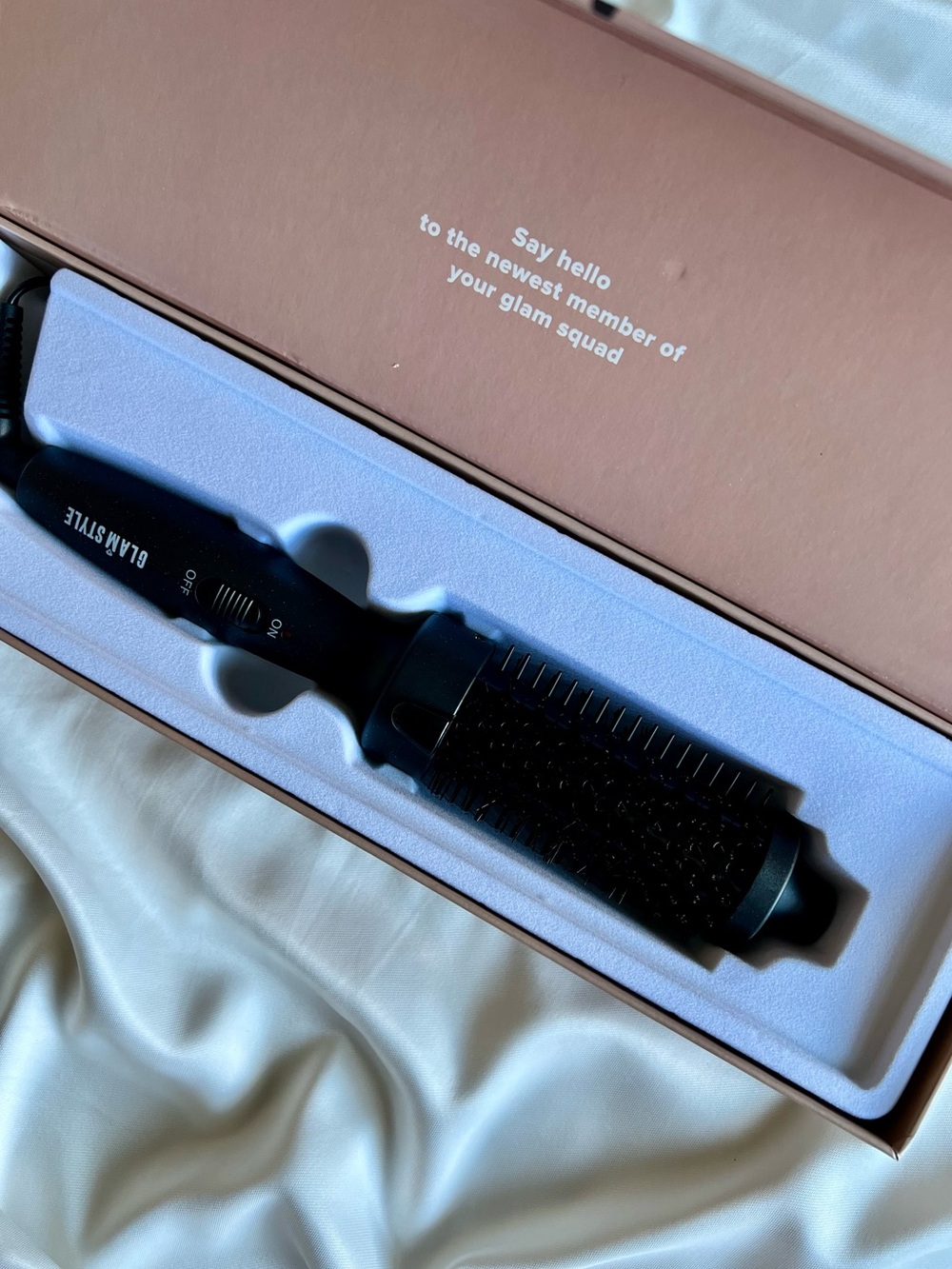 IONIC HOT BRUSH 
Black Heated Round Brush